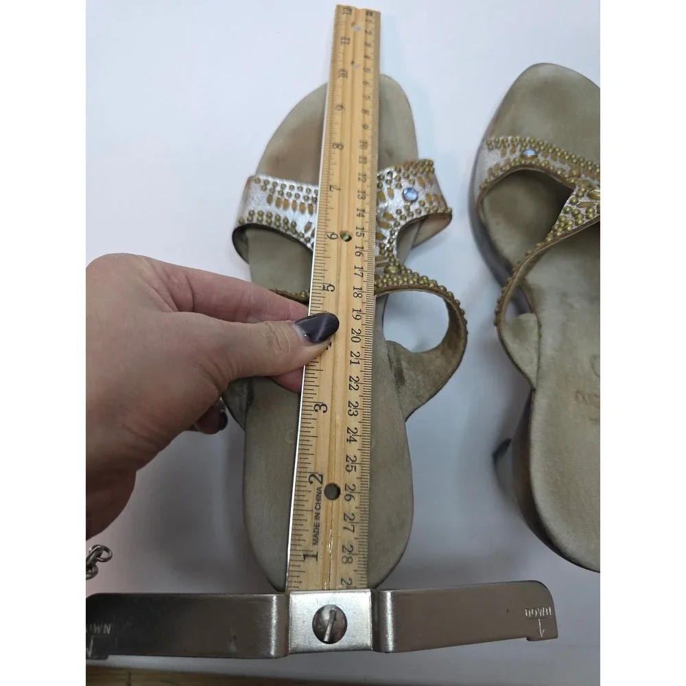 Coleen Cordero W's size 7?SilverStuddedGemstone WoodWedgePlatform Slipper Flaw!!